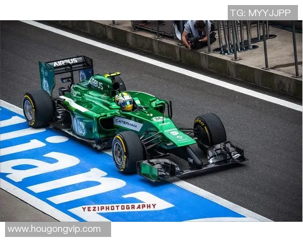 F1赛道风云再起精彩瞬间全景回顾速度与激情燃动赛季